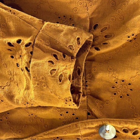 Zara Brown/Rust Eyelet Short Sleeve Wrap Double Button Blouse. size S - Picture 5 of 9